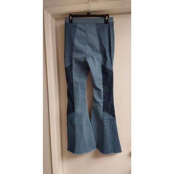 NWOT~Venus Medium/Dark Wash Colorblock Lace Up Flare Leg Jeans Sz 10 - Picture 2 of 2